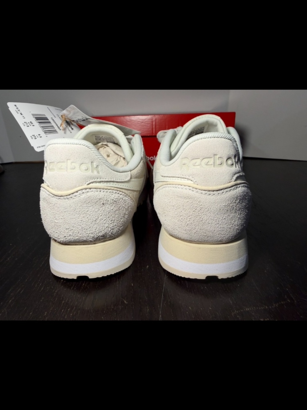 Reebok Classic Leather Running Shoes Sneakers Chalk/Sand/White Unisex M9.5/W11 - Picture 8 of 16